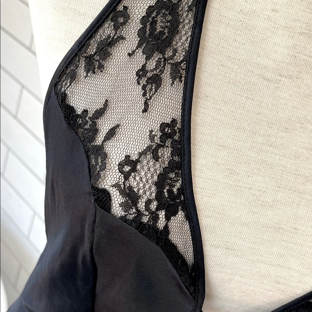 Victoria's Secret Black Lace Chemise

💵Bundle & Save💵 - Picture 5 of 9